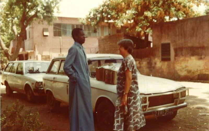 Adoración Bolívar junto con Paul Somboso, en Bamako, Mali (marzo de 1985)
